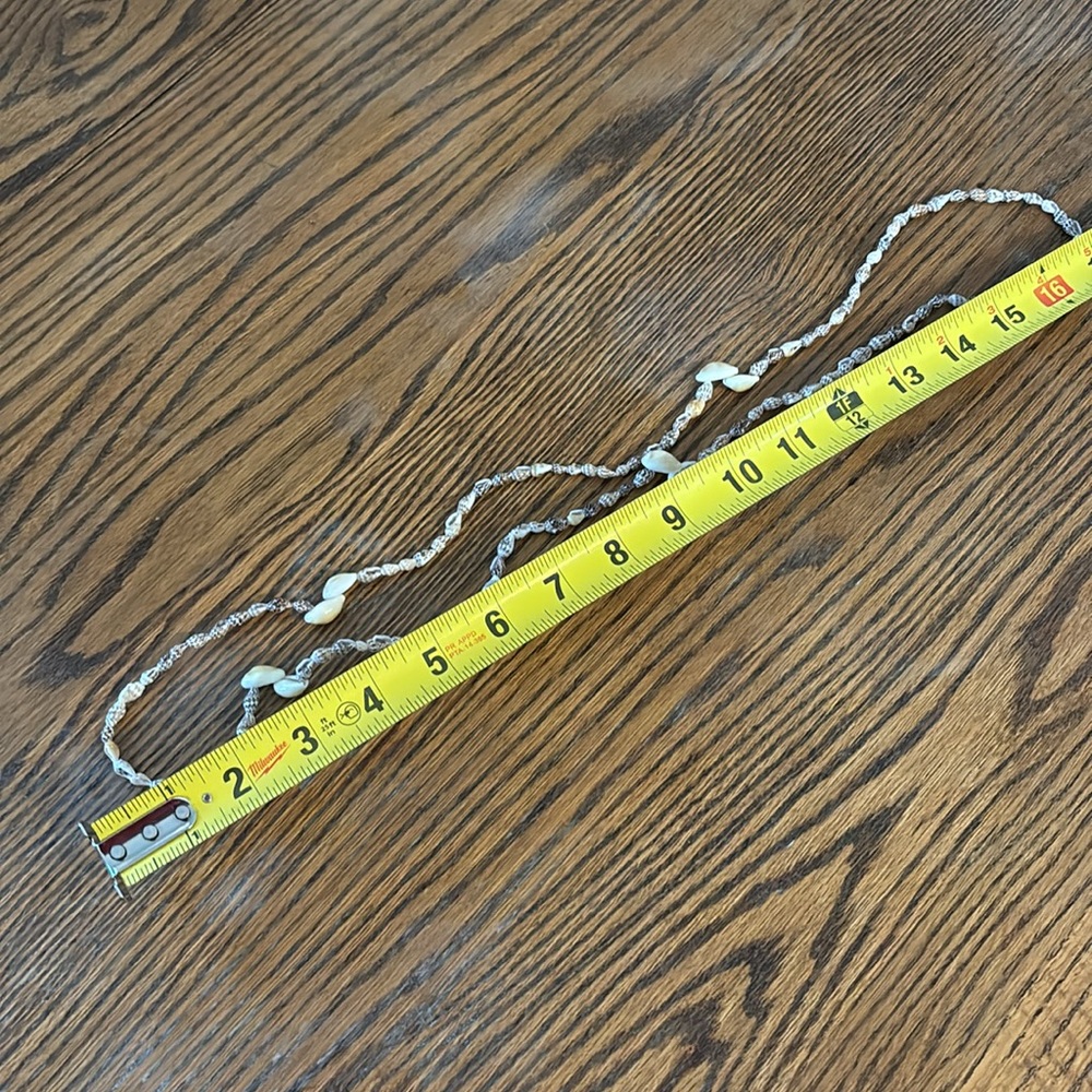 Shell necklace. - Picture 3 of 5